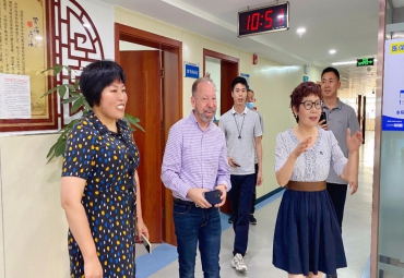 【医者无国界 仁心为患者】外国友人慕名到河南誉美肾病医院问诊就医